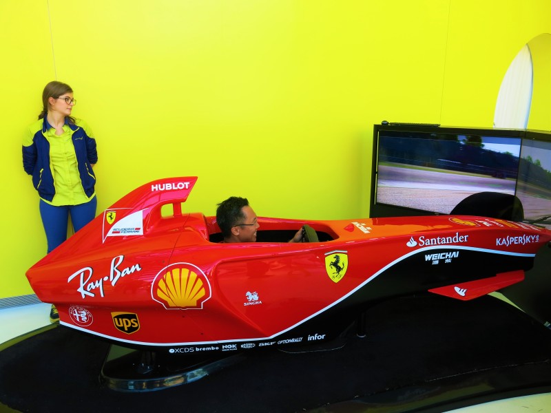 Casa muzeu Enzo Ferrari simulator F1