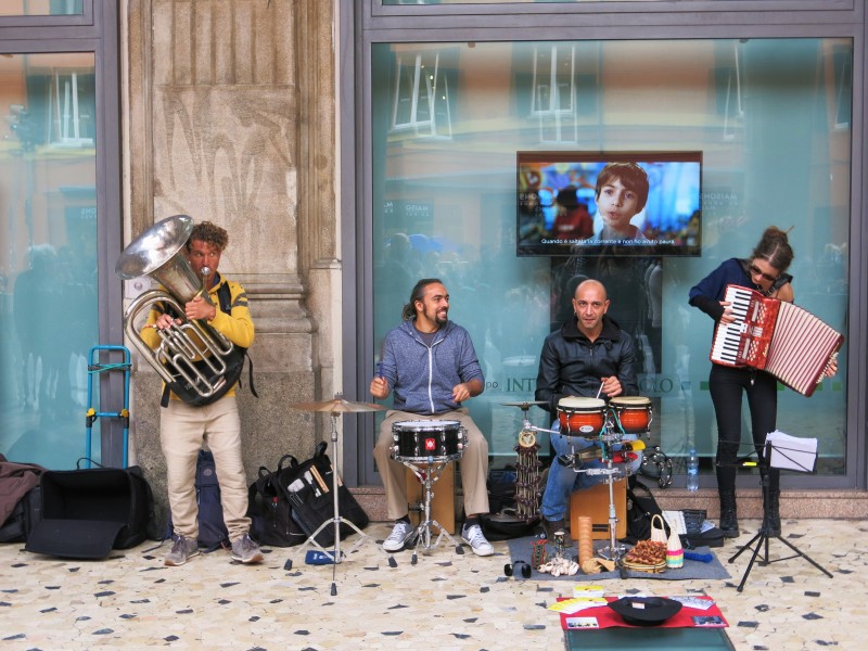 Muzicanti de strada in Bologna